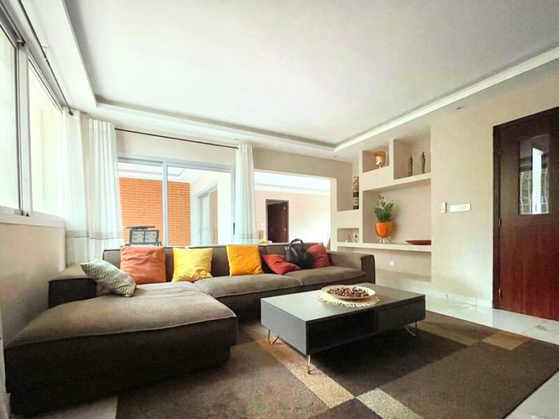 Appartement Meublé de Standing avec Patio ‒ Cocody Les Vallons