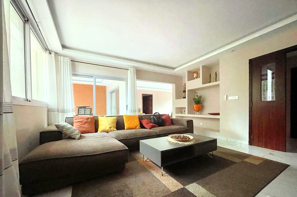 Appartement Meublé de Standing avec Patio ‒ Cocody Les Vallons