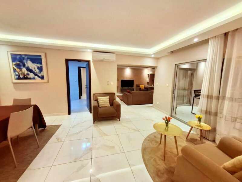 Appartement Meublé de Standing avec Patio ‒ Cocody Les Vallons